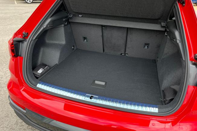 AUDI Q3 Photo 12