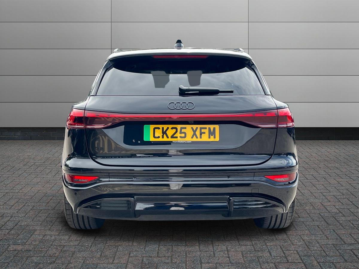 Audi Q6 e-tron Photo 6