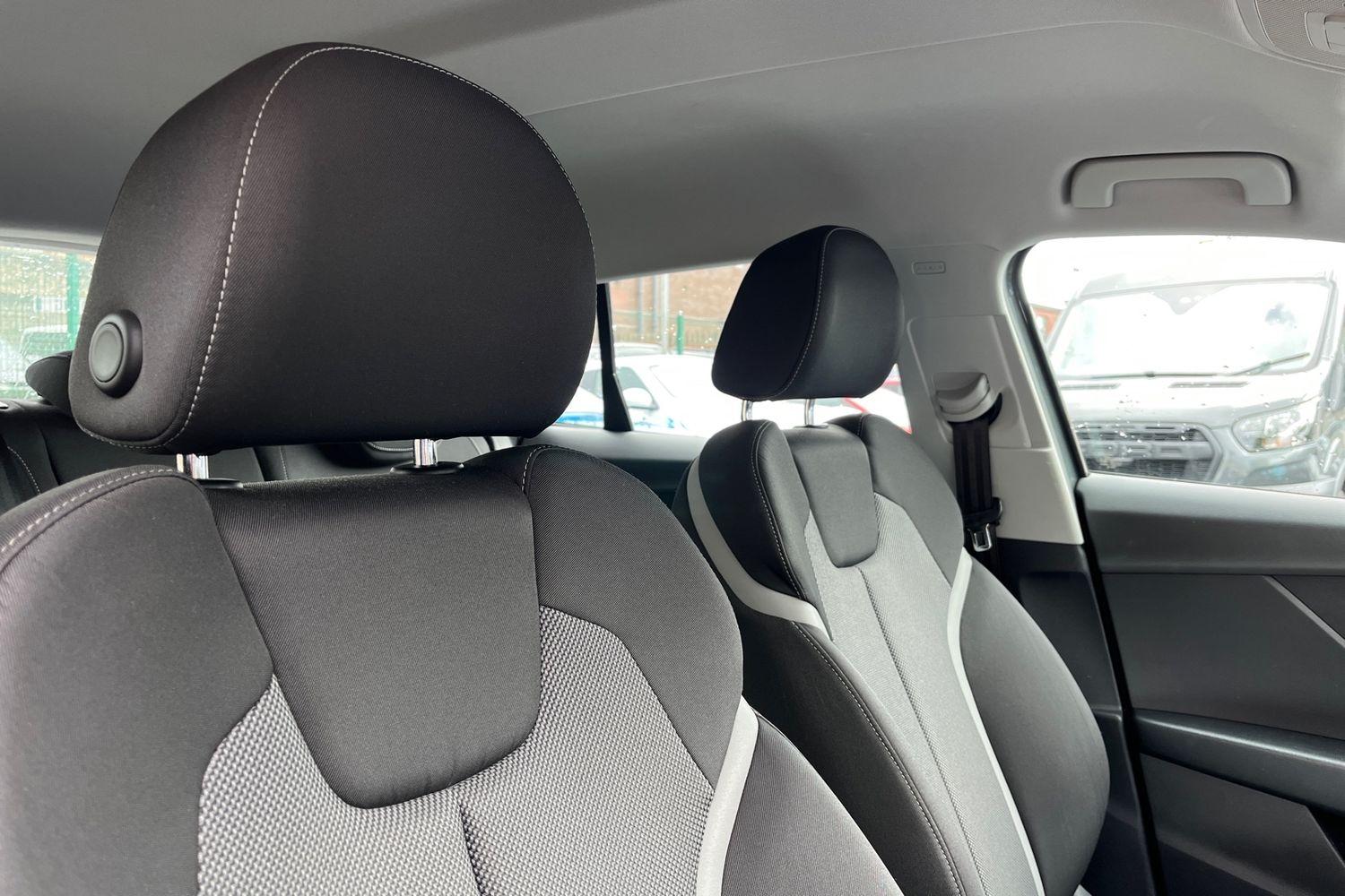 Audi Q2 Photo 16