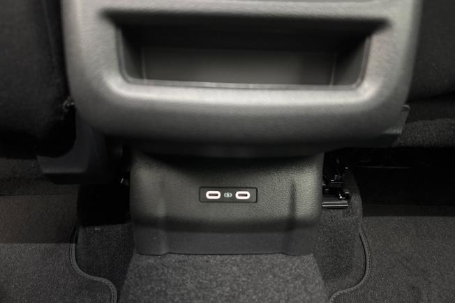 VOLKSWAGEN T-Roc Photo 29