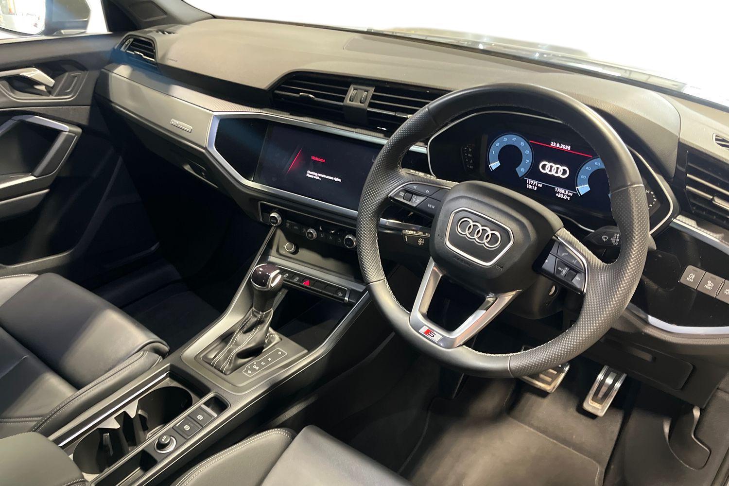Audi Q3 Photo 8