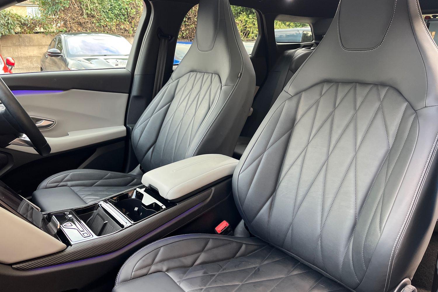 Ford Explorer Photo 18