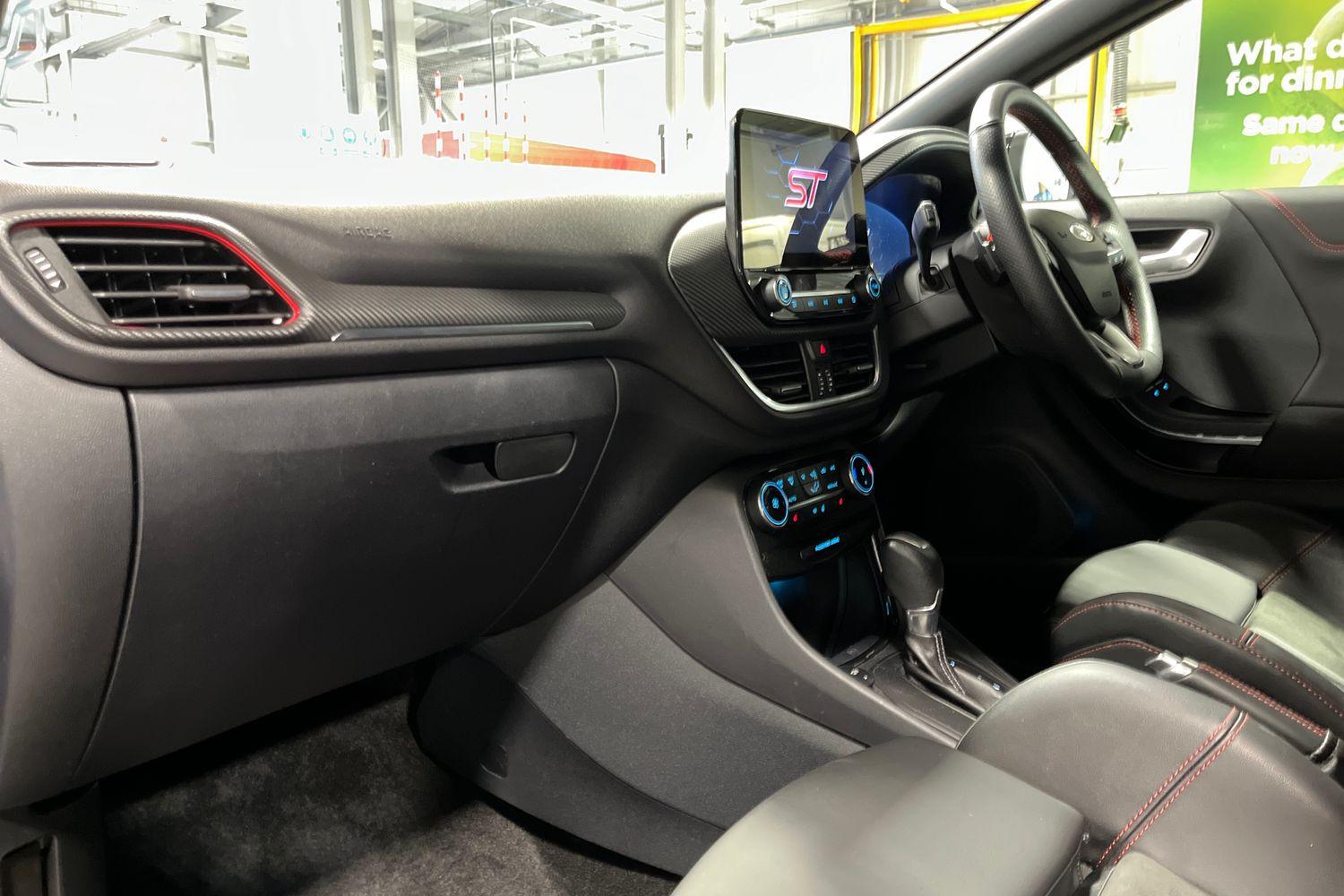 Ford PUMA Photo 17