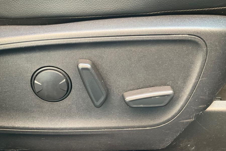 Ford KUGA Photo autoimg-7129461bd3044985aec40548dff84b2be7f394ee.jpg