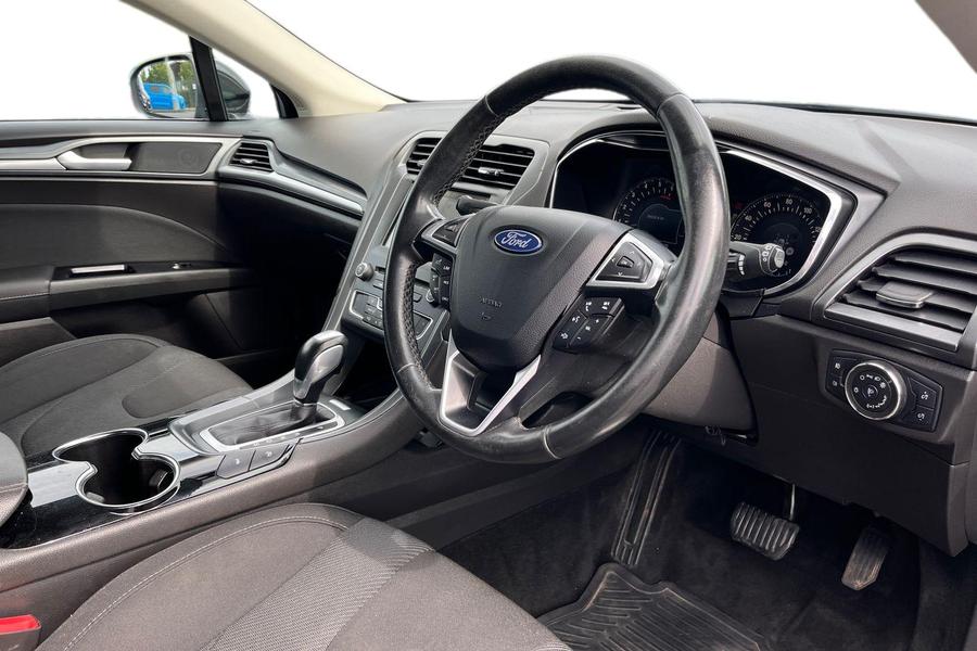 Ford MONDEO Photo autoimg-7129d676fad6f5a3332792f3f079e221b07e4ce7.jpg