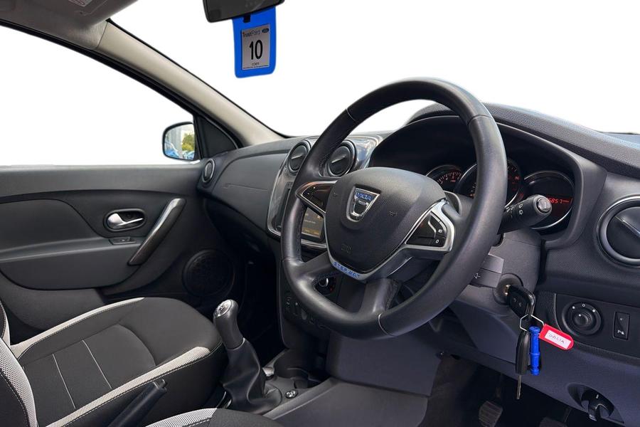 Dacia Sandero Stepway Photo autoimg-712b3a51ecd8c9eb3a43413da0206bf3d481bcba.jpg