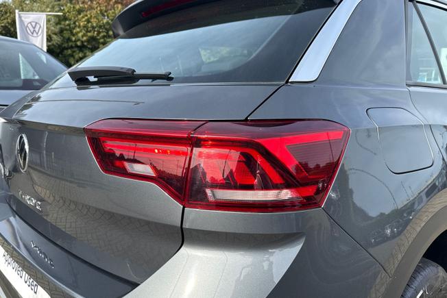 VOLKSWAGEN T-Roc Photo 18