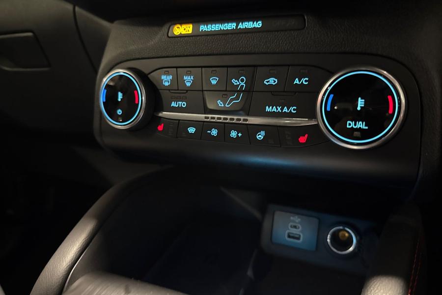 Ford KUGA Photo autoimg-712f9f8e968c53dc849955093a65542d50531683.jpg