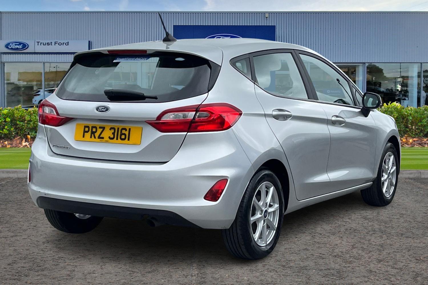 Ford FIESTA Photo 3