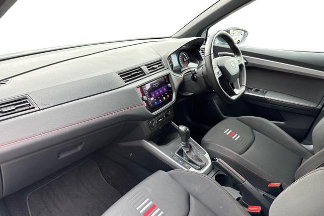 SEAT Arona Photo 2