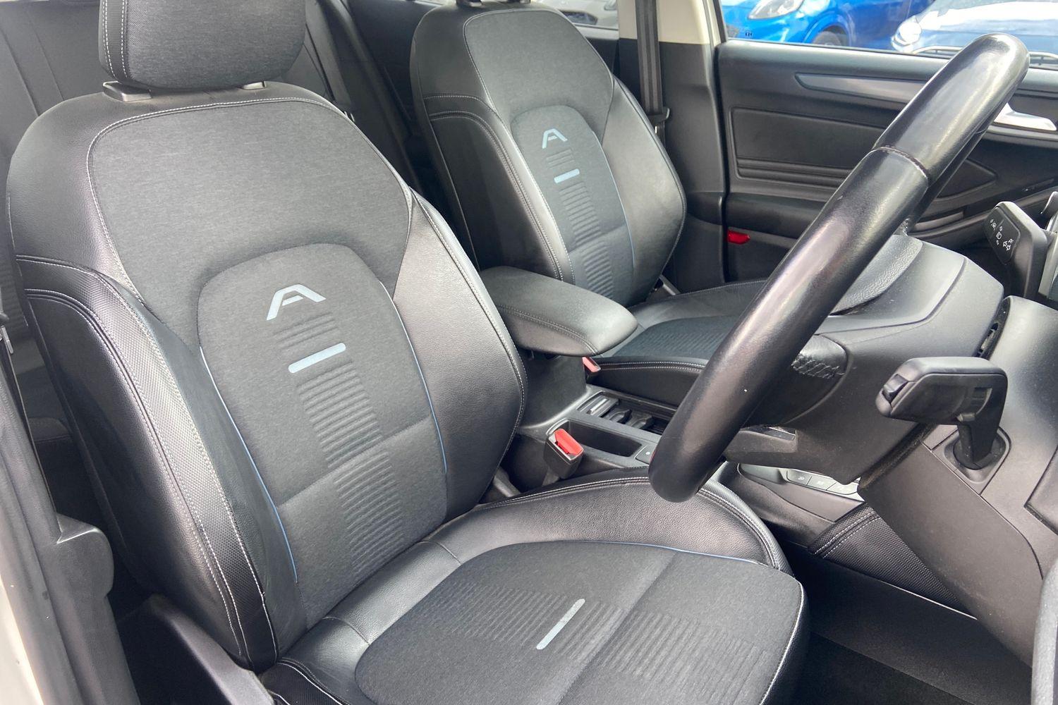 Ford FOCUS Photo 16