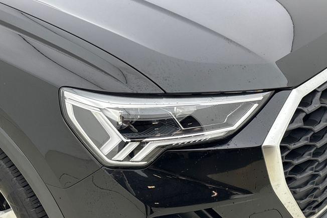 AUDI Q3 Photo 19