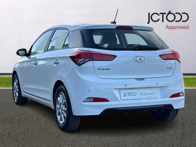 HYUNDAI i20 Photo 3