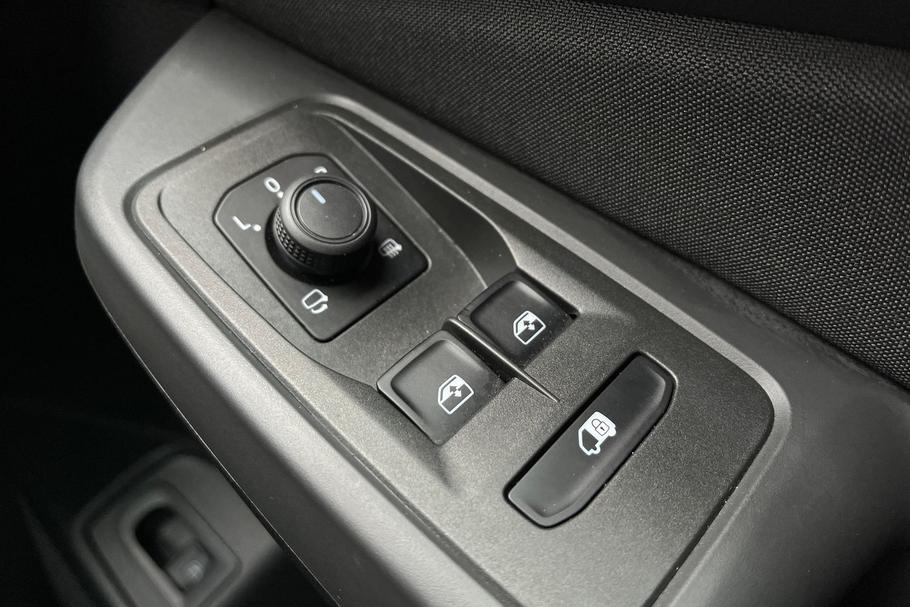 Used FORD TRANSIT CONNECT WV75YMD 35