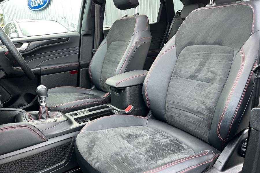 Ford Kuga Photo autoimg-7142a6c3aff9f0a7743e64e29d4be4a49346737a.jpg