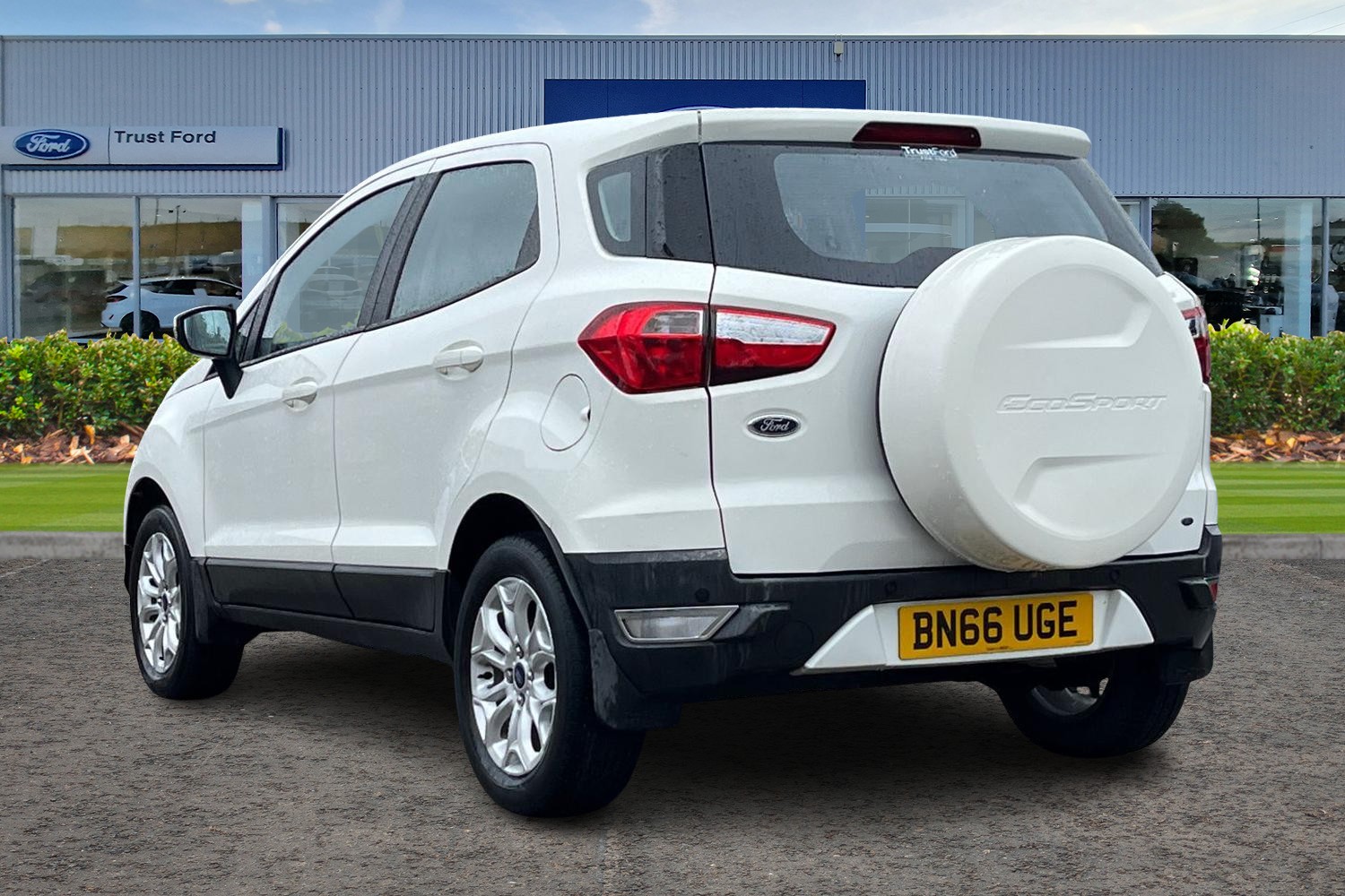 Ford EcoSport Photo 1