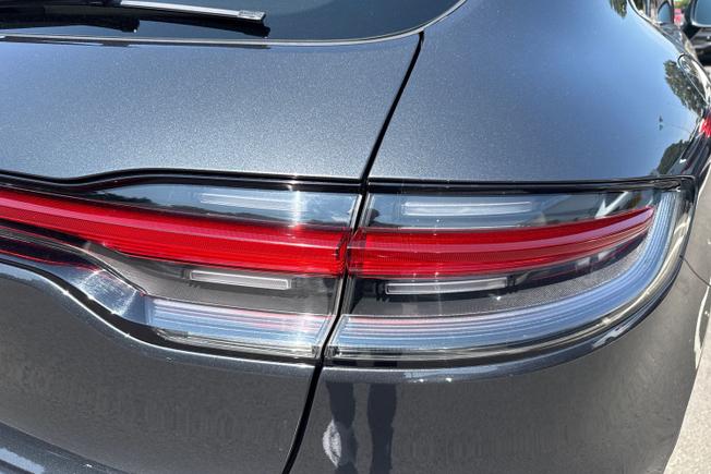 PORSCHE Macan Photo 18