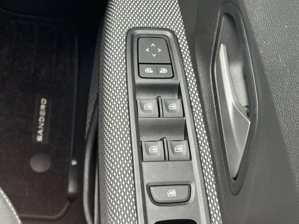 Dacia Sandero Stepway Photo autoimg-714a9d34b1364037049e99fff7dee8059c5c44e6.jpg