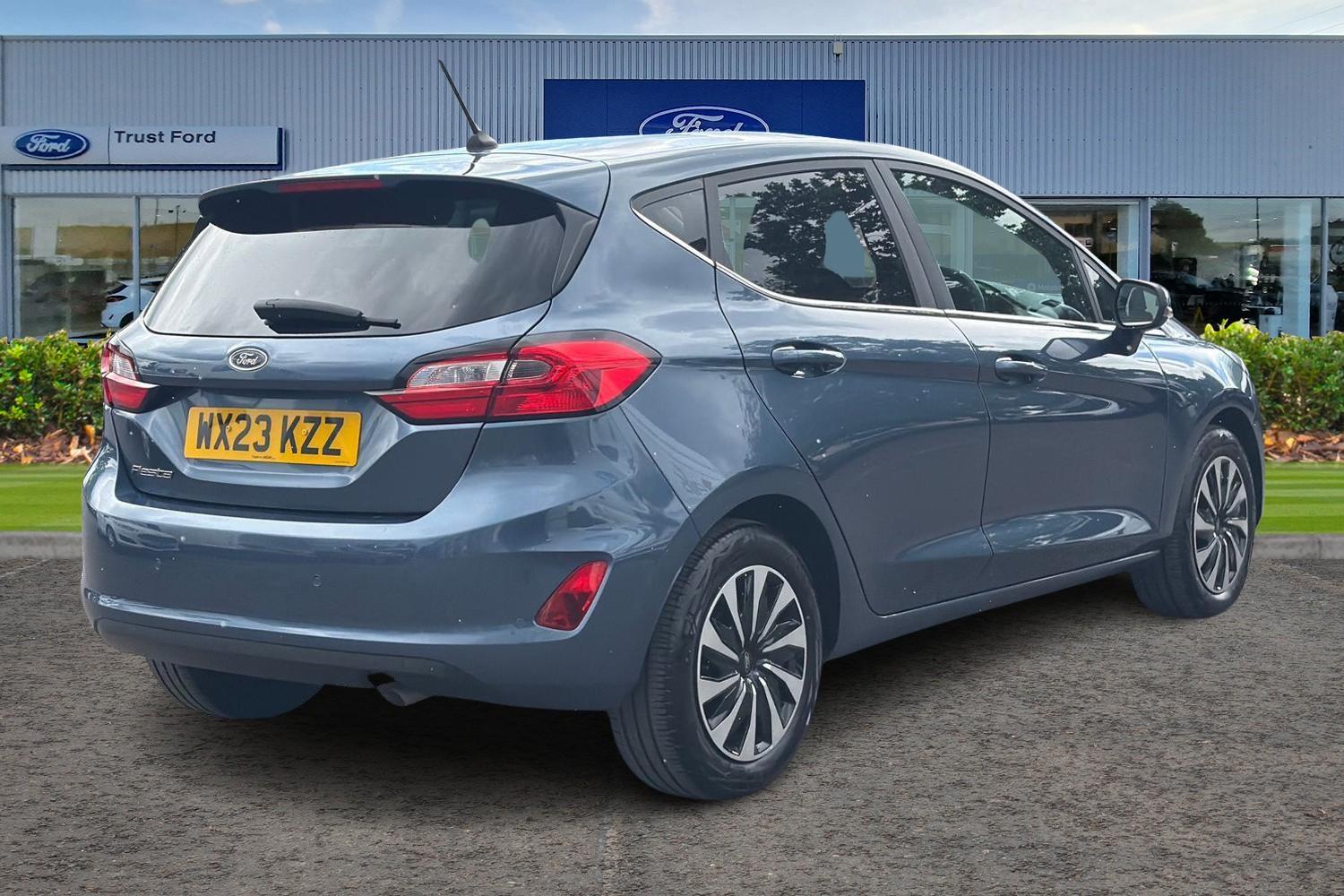 Ford FIESTA Photo 3