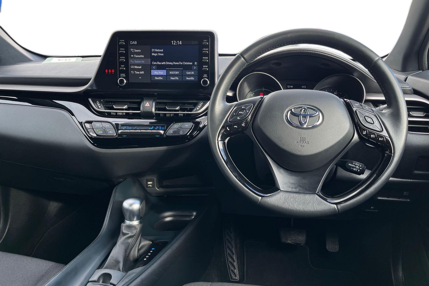 Toyota C-HR Photo 10