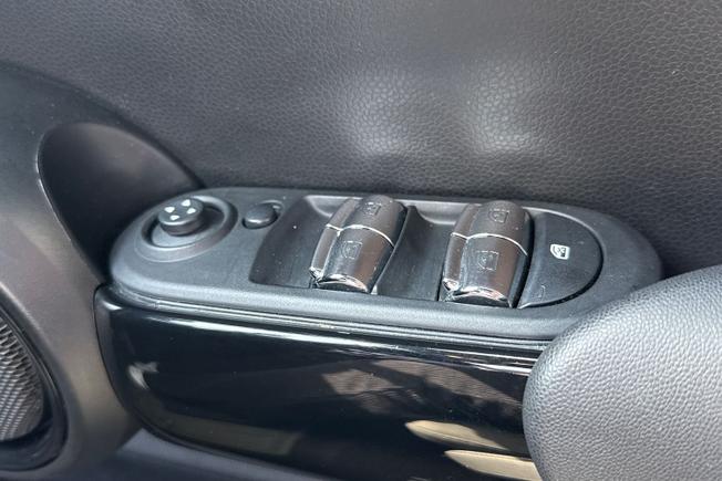 MINI Hatch Photo 22