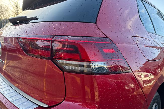 VOLKSWAGEN Golf Photo 18