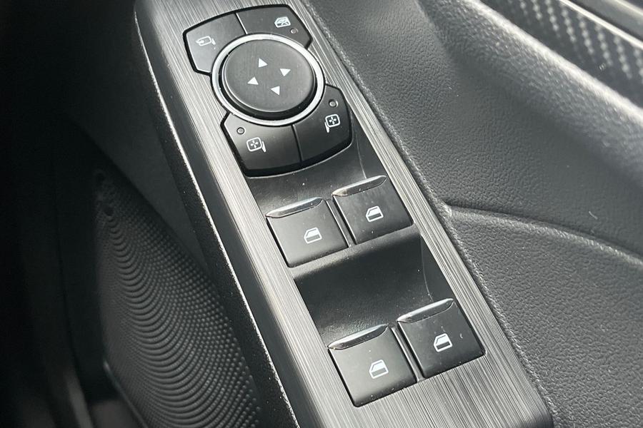 Ford Kuga Photo autoimg-71573ae428ed595191c65527c1688bf84fd6176f.jpg