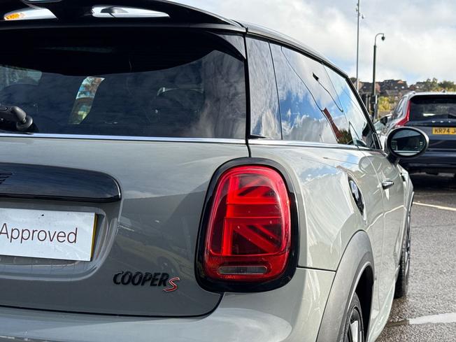 MINI Hatch Photo 18