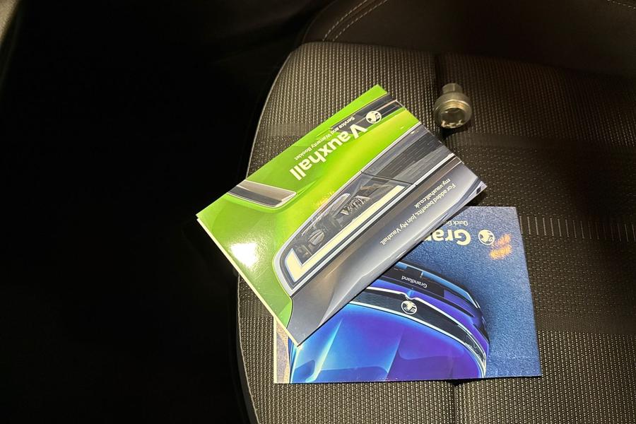 Vauxhall GRANDLAND Photo autoimg-71629560f2e0cbda8c8e0fc6c567587bafcf243f.jpg