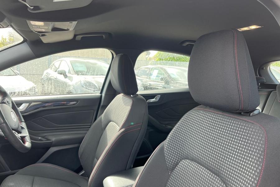 Ford FOCUS Photo autoimg-71680bf5889a1263897a6d8f0a860160fb5f705d.jpg