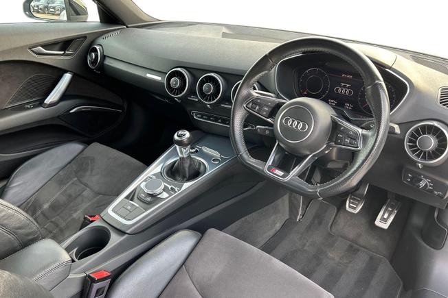 AUDI TT Photo 6