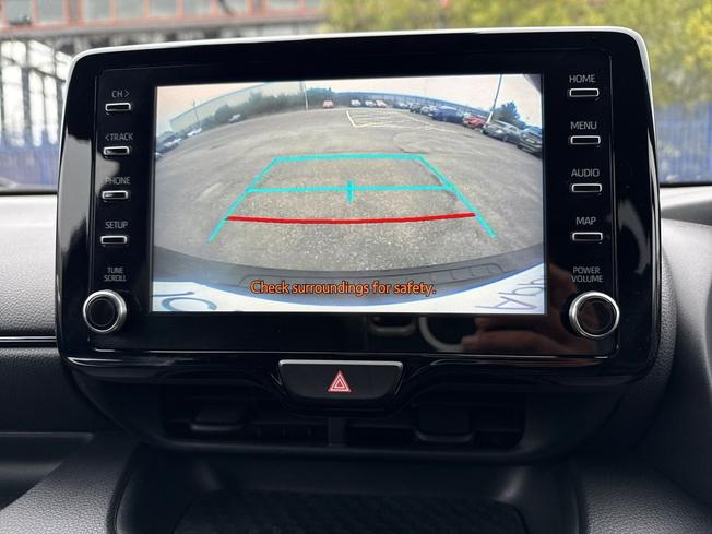 TOYOTA Yaris Photo 37