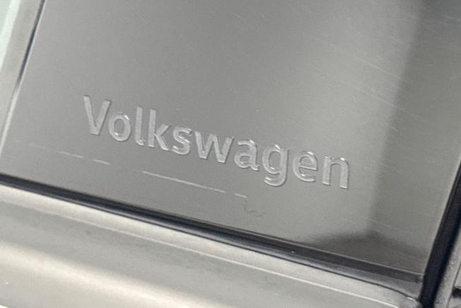 VOLKSWAGEN ID.4 Photo 32
