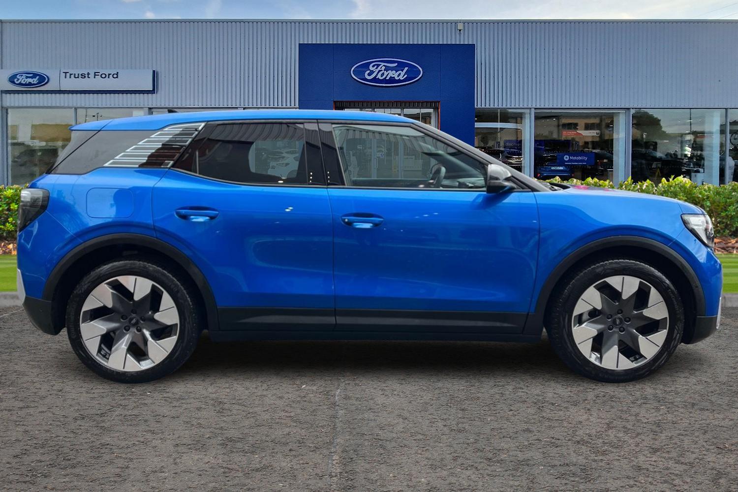 Ford Explorer Photo 2