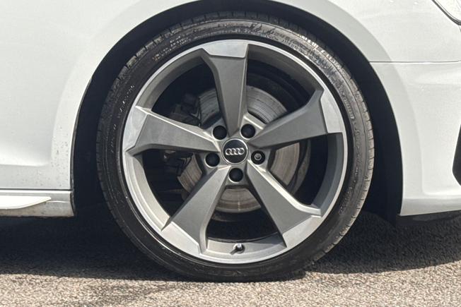 Audi A4 Photo 5