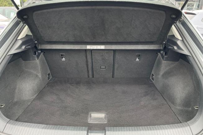 Volkswagen T-Roc Photo 12