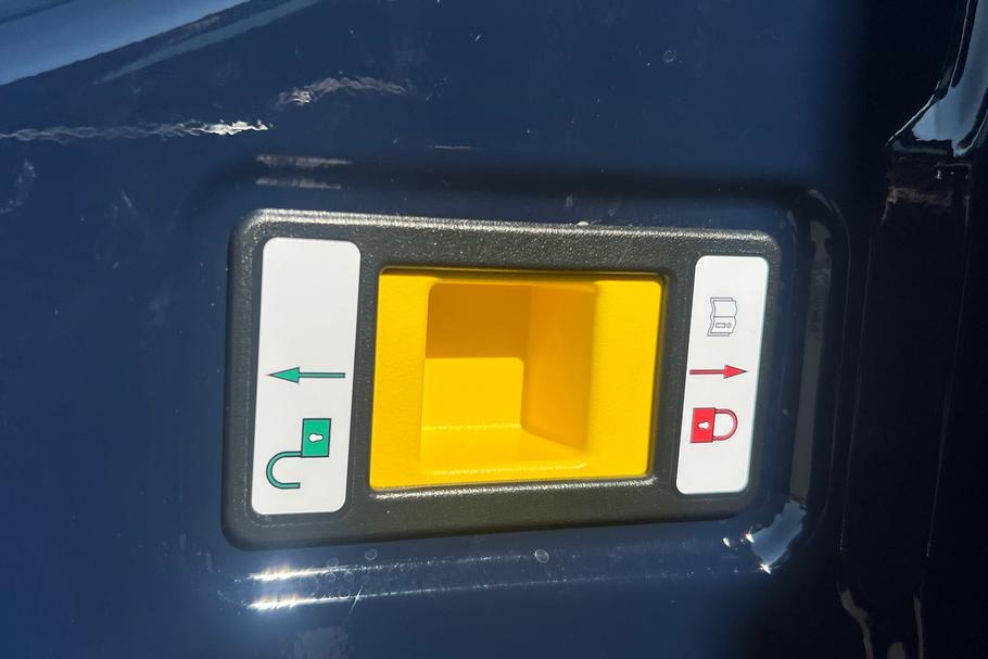 Used Ford TRANSIT YR25EUH 24
