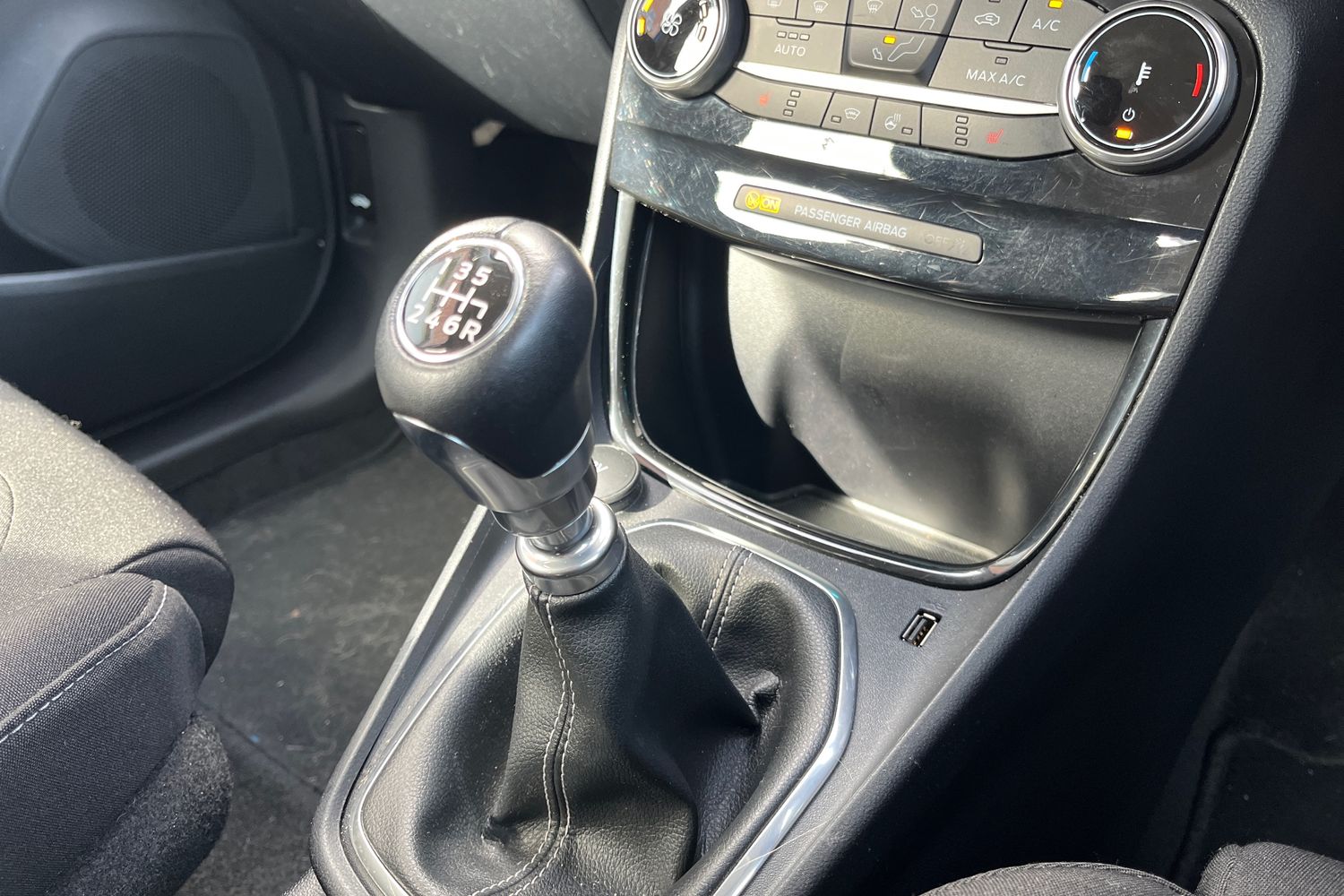 Ford PUMA Photo 32