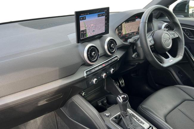 AUDI Q2 Photo 2