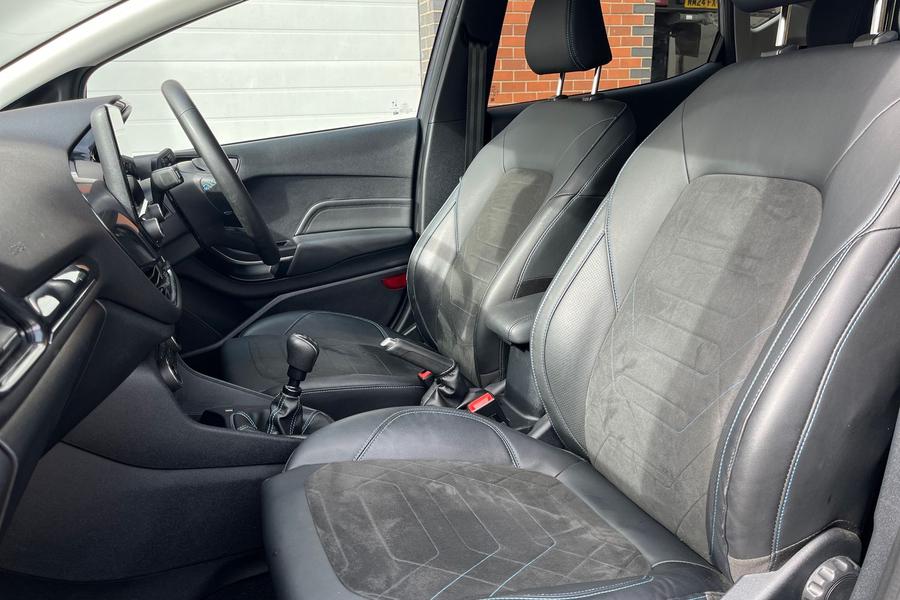 Ford FIESTA Photo autoimg-719443395e68a37c00051f818cba779a7419b360.jpg