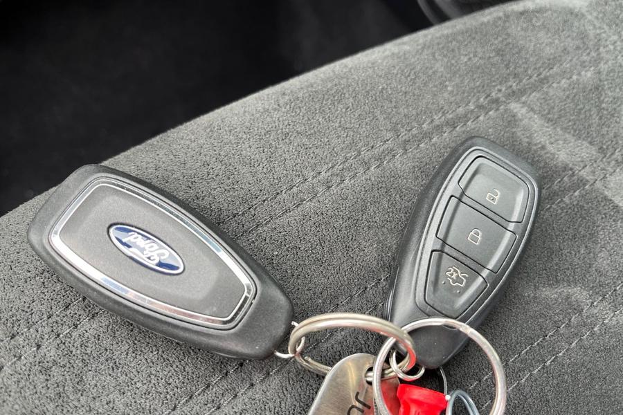 Ford KUGA Photo autoimg-719461611f2480361e5c21525e896c63e34ef113.jpg