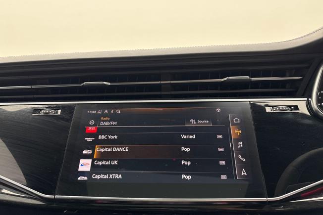 AUDI Rsq8 Photo 13
