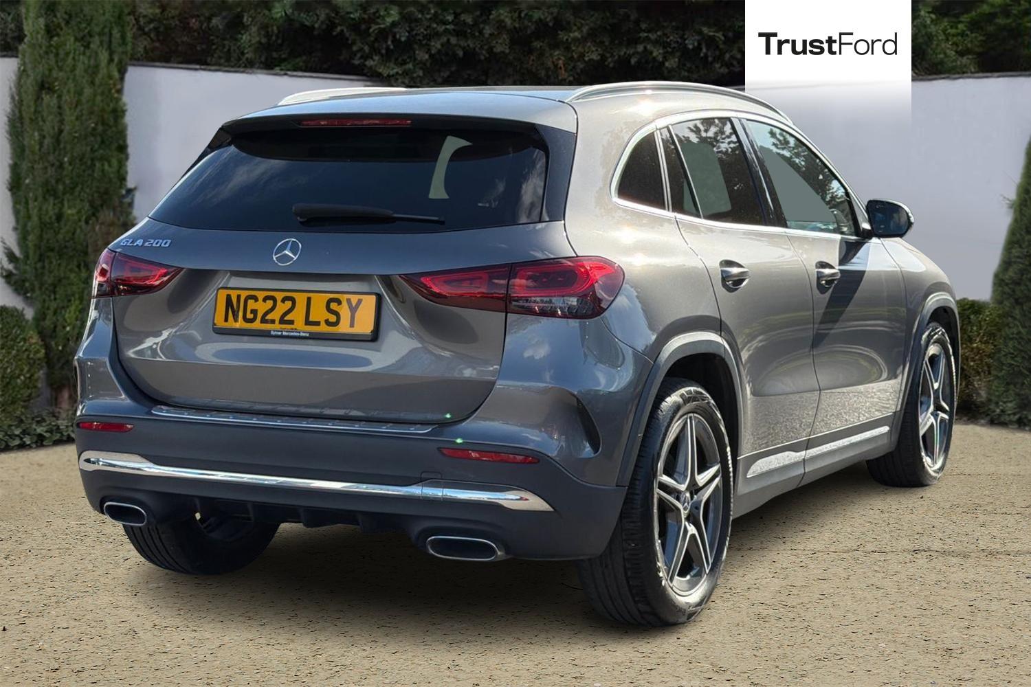 Mercedes-Benz GLA Photo 3
