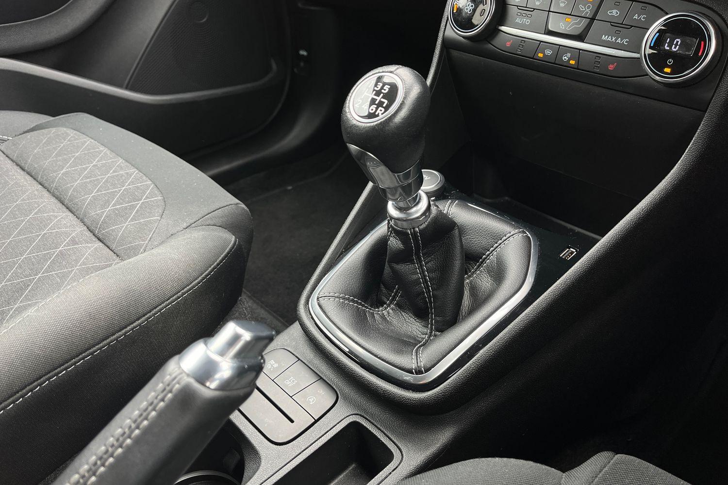Ford Fiesta Photo 32