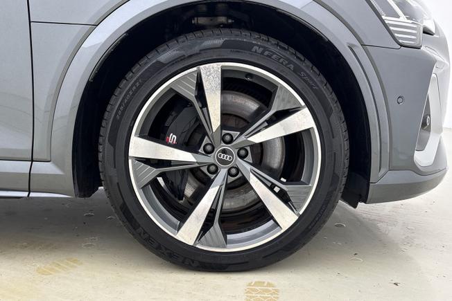 AUDI E-Tron S Photo 5
