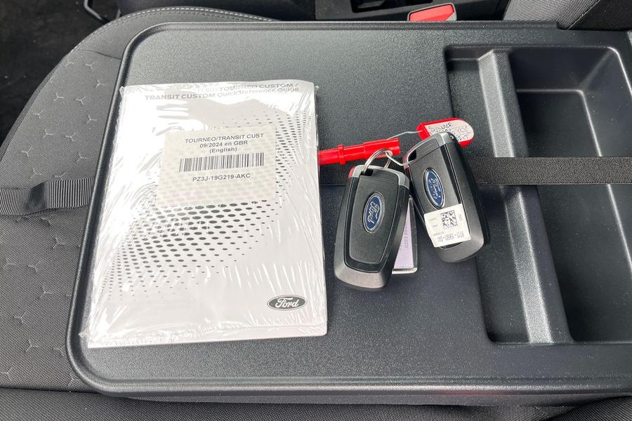 Ford TOURNEO CUSTOM Photo autoimg-71a32761b7e5ffa298db6a0f0514b63f68458c84.jpg