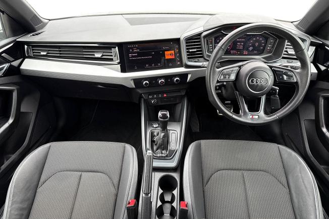 AUDI A1 Photo 10