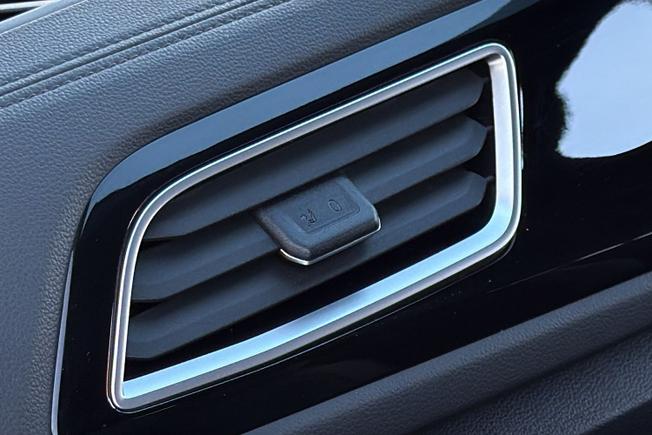 VOLKSWAGEN T-Roc Photo 42