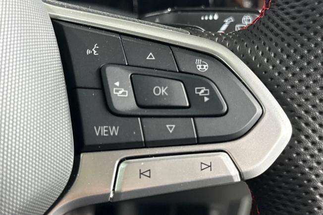 Volkswagen Golf Photo 17