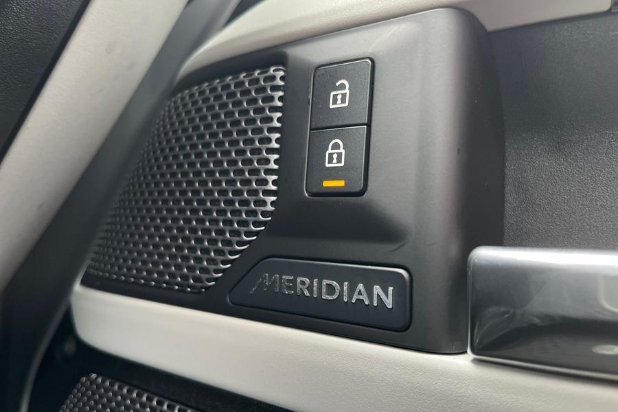 Land Rover Defender 110 Photo autoimg-71a8b3819228c056401125b3d1b2daf28e9793f9.jpg